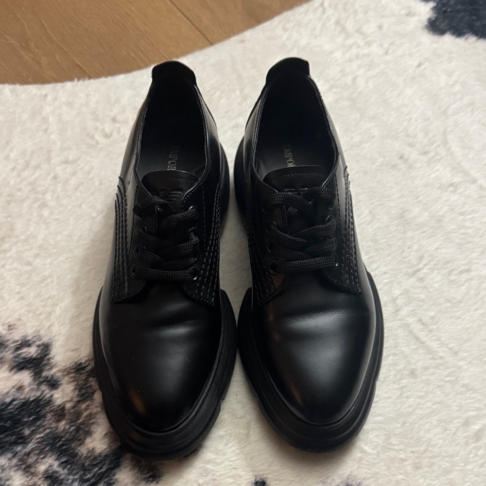 Emporio Armani Sleek Lug Sole Oxford Shoes - Picture 2 of 8